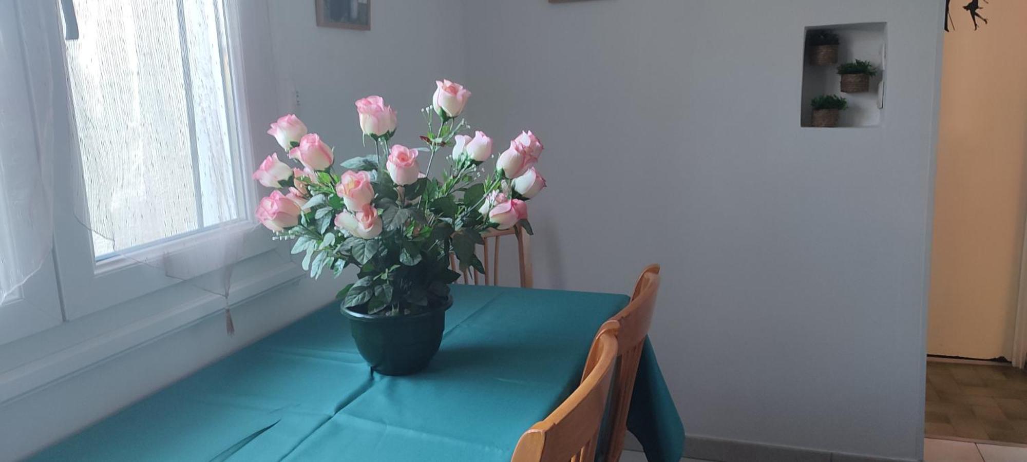 Maison T2 Avec Petit Jardin Dans Impasse Calme Байарг Екстериор снимка