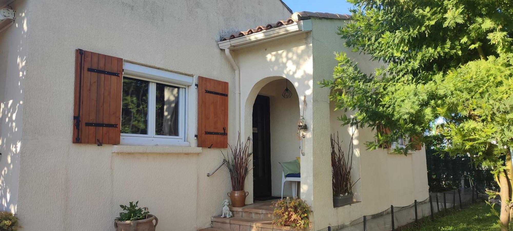 Maison T2 Avec Petit Jardin Dans Impasse Calme Байарг Екстериор снимка