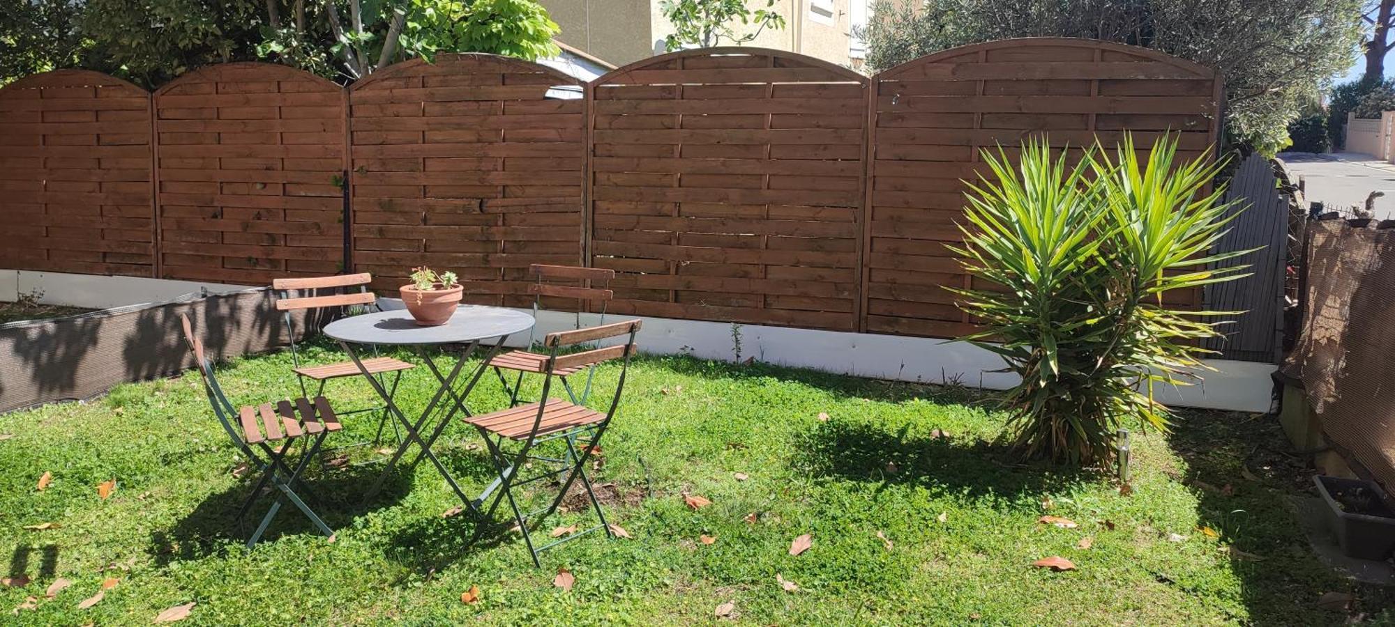 Maison T2 Avec Petit Jardin Dans Impasse Calme Байарг Екстериор снимка