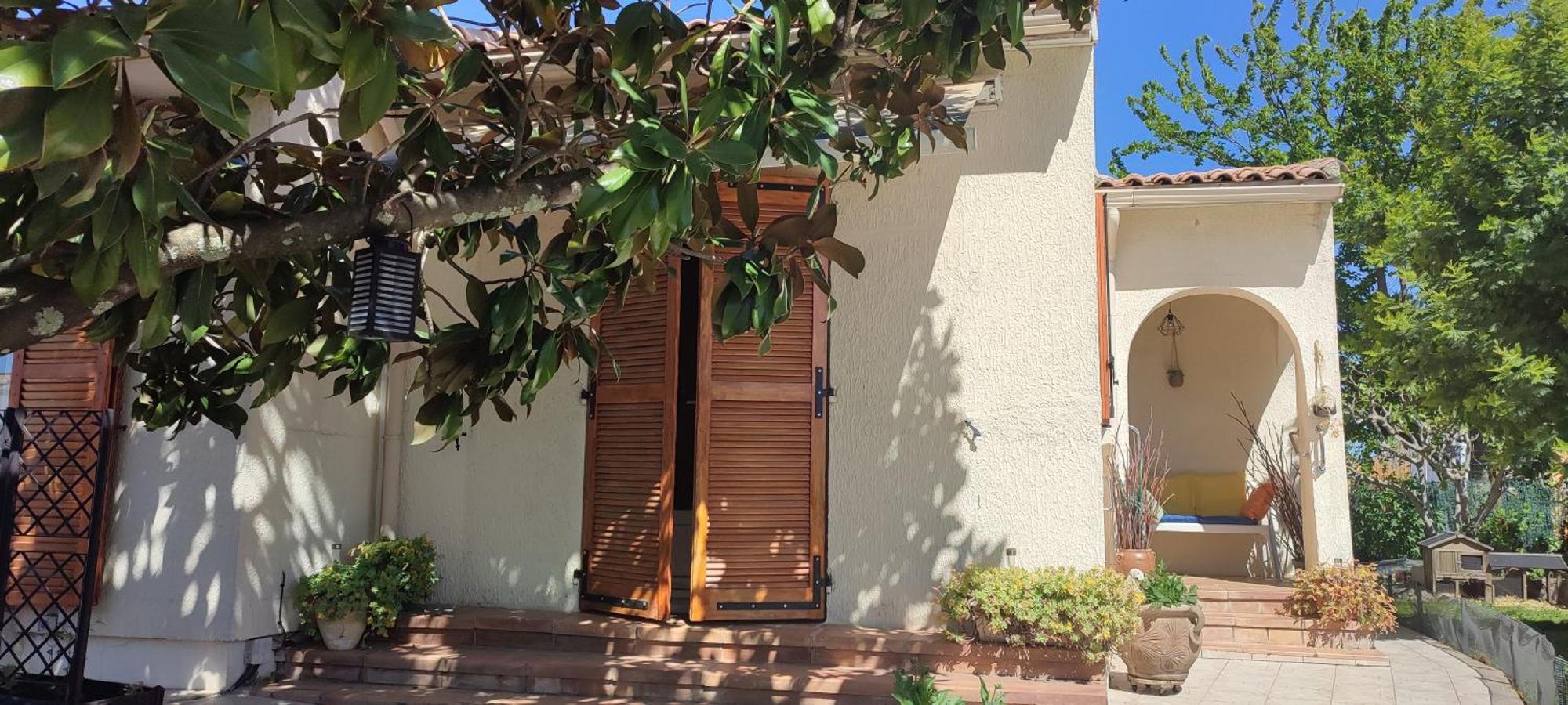 Maison T2 Avec Petit Jardin Dans Impasse Calme Байарг Екстериор снимка