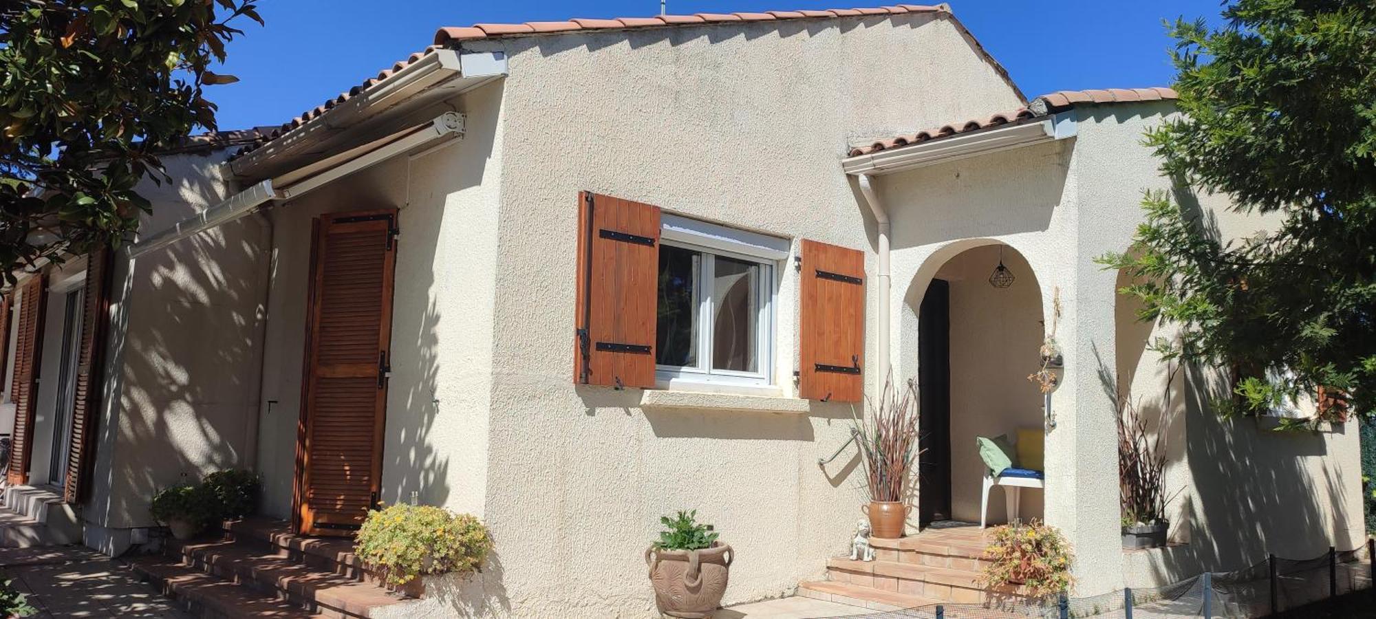 Maison T2 Avec Petit Jardin Dans Impasse Calme Байарг Екстериор снимка