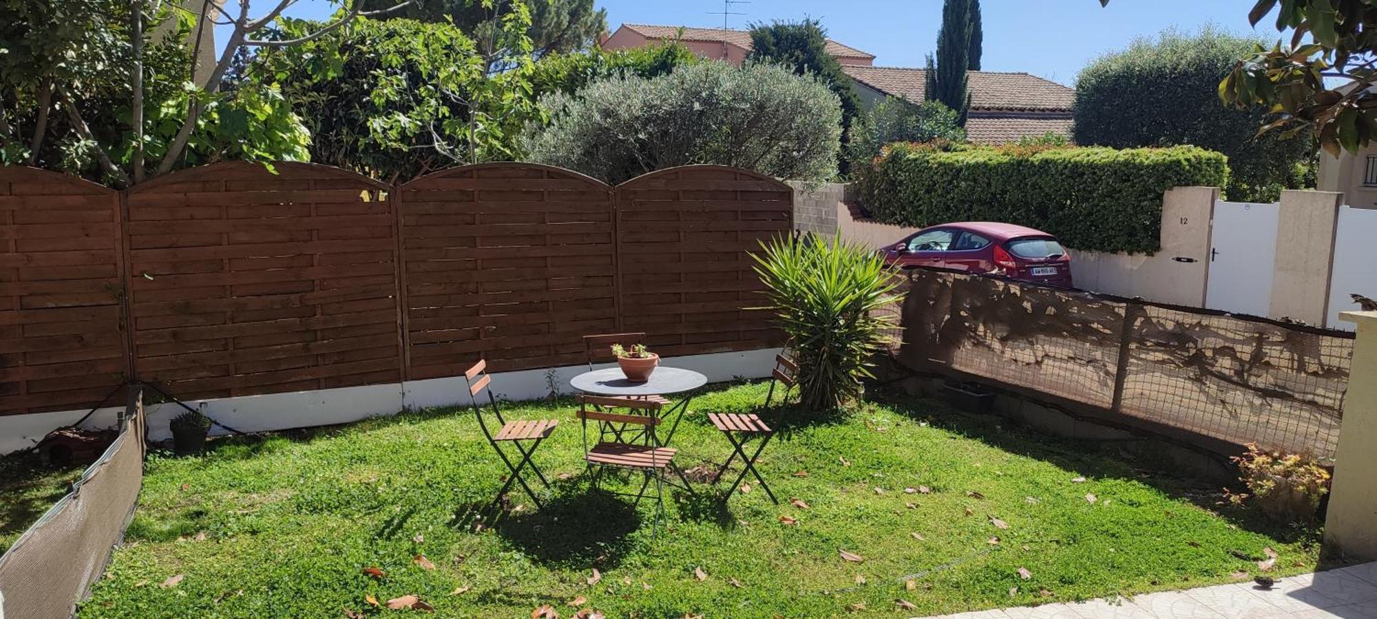 Maison T2 Avec Petit Jardin Dans Impasse Calme Байарг Екстериор снимка